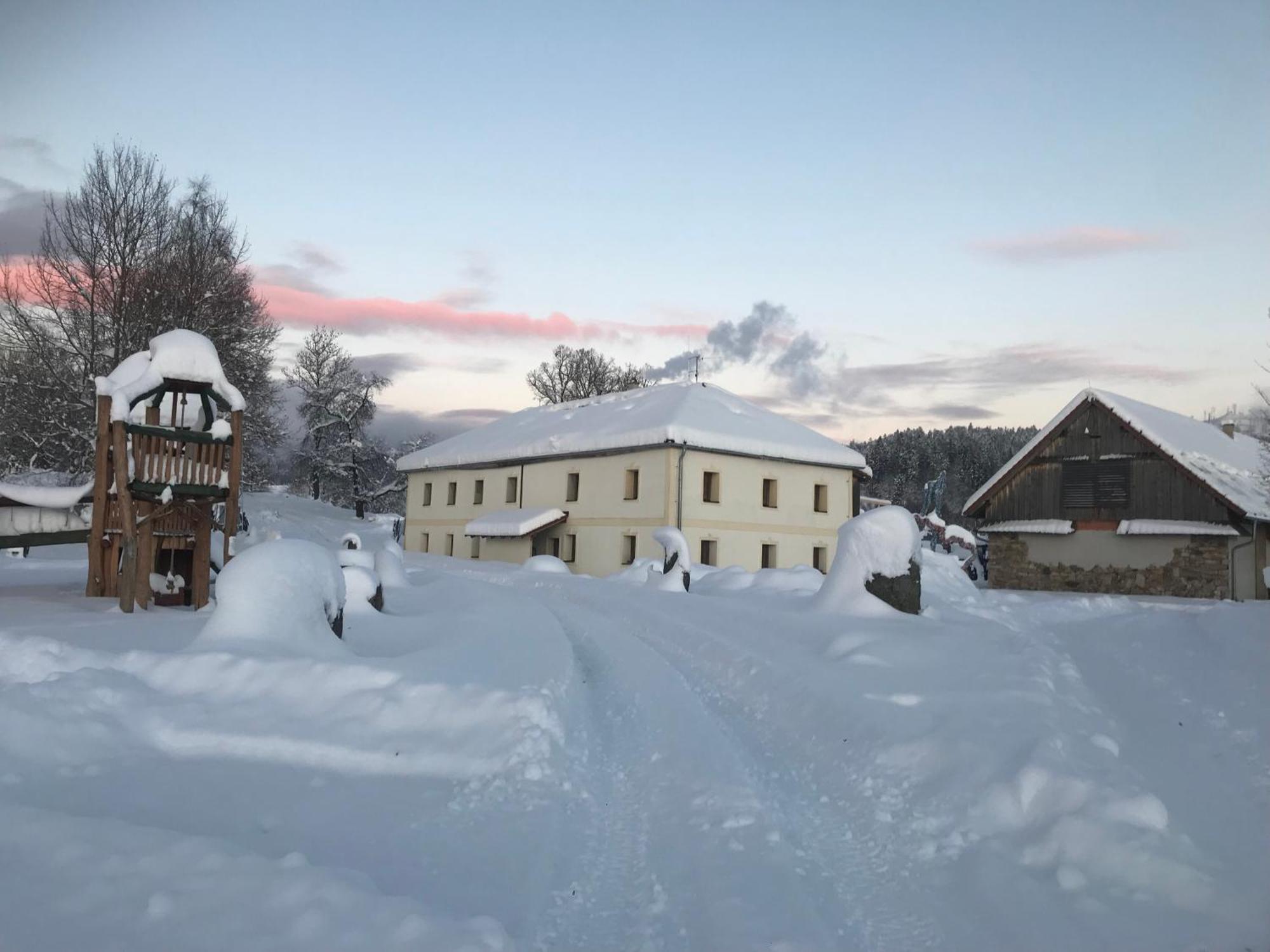 Pension Biofarma Slunecna Zelnava Экстерьер фото